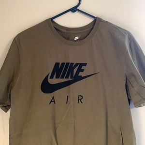Men’s Nike Air tee shirt. Size Large